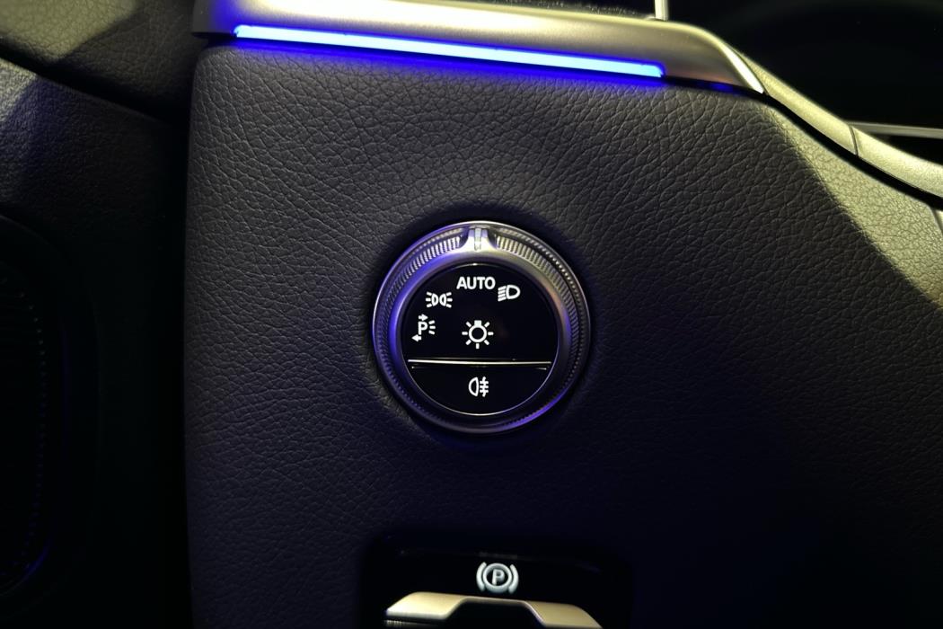 MERCEDES-BENZ GLC 2025