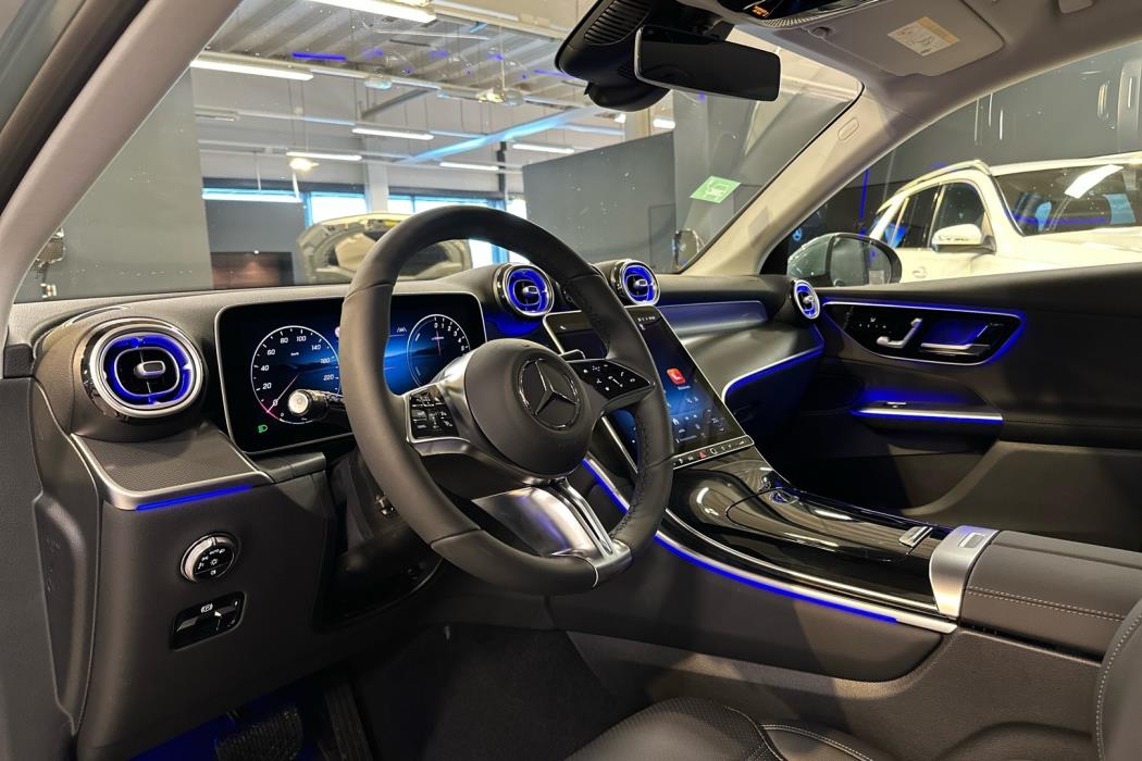 MERCEDES-BENZ GLC 2025