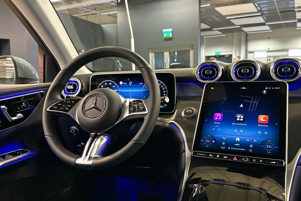 MERCEDES-BENZ GLC 2025