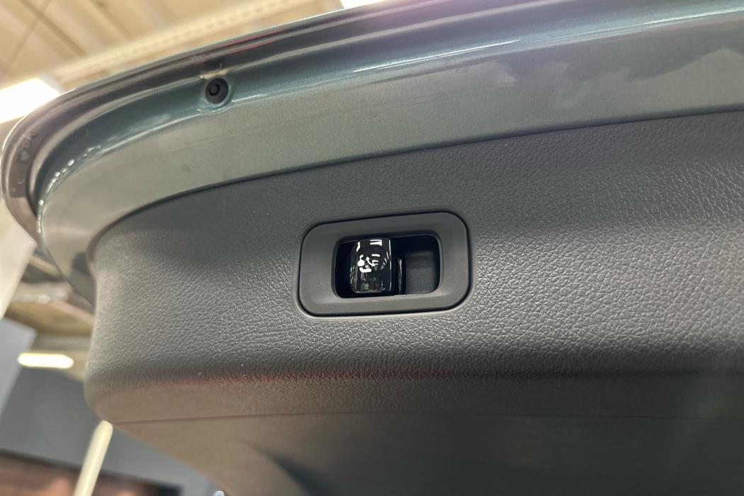 MERCEDES-BENZ GLC 2025