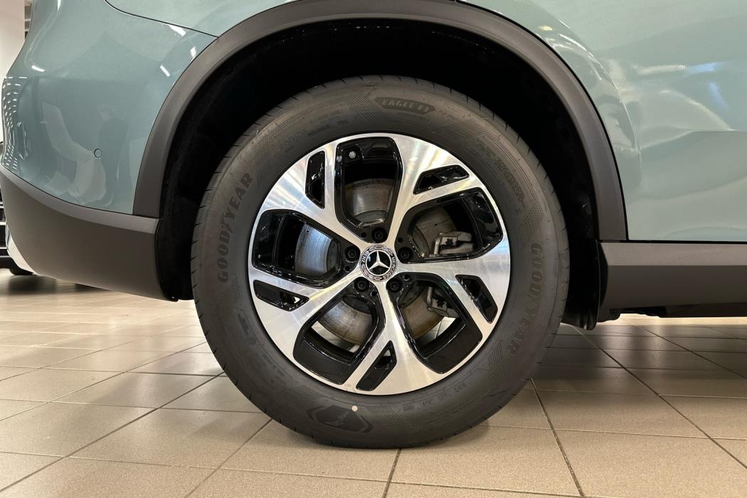 MERCEDES-BENZ GLC 2025