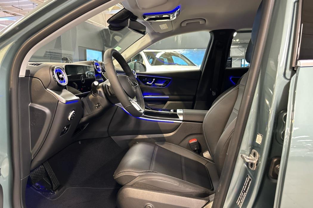 MERCEDES-BENZ GLC 2025