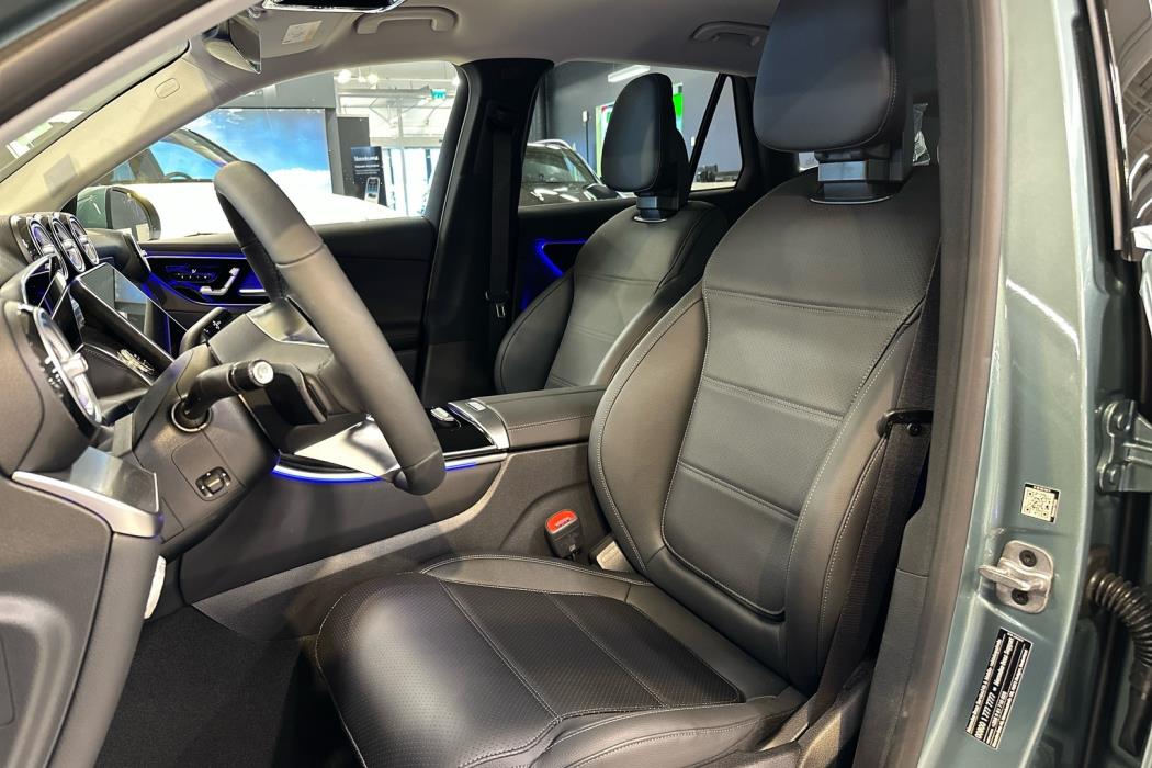 MERCEDES-BENZ GLC 2025