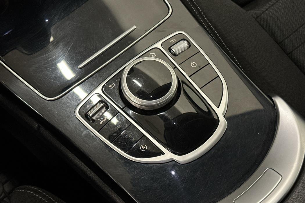 MERCEDES-BENZ C 2020