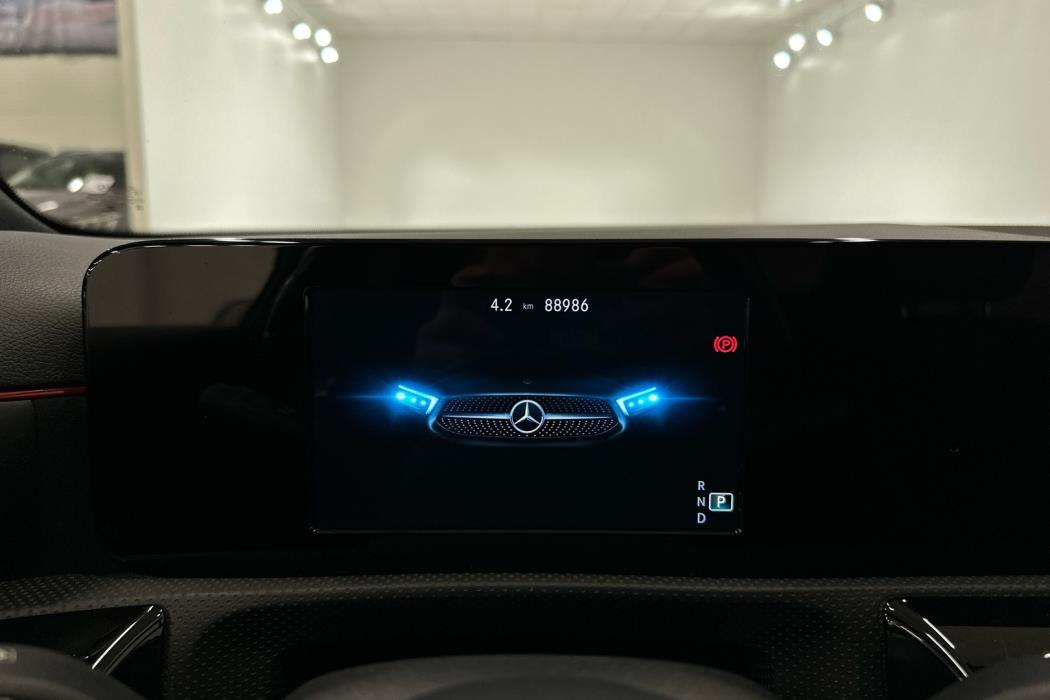 MERCEDES-BENZ A 2020