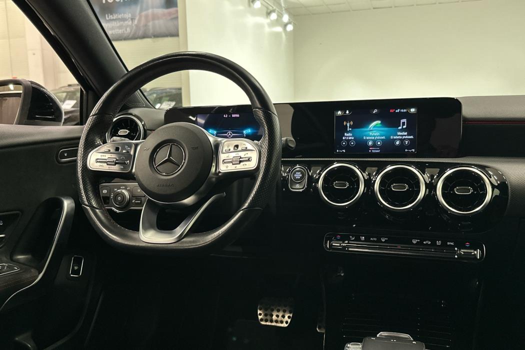 MERCEDES-BENZ A 2020