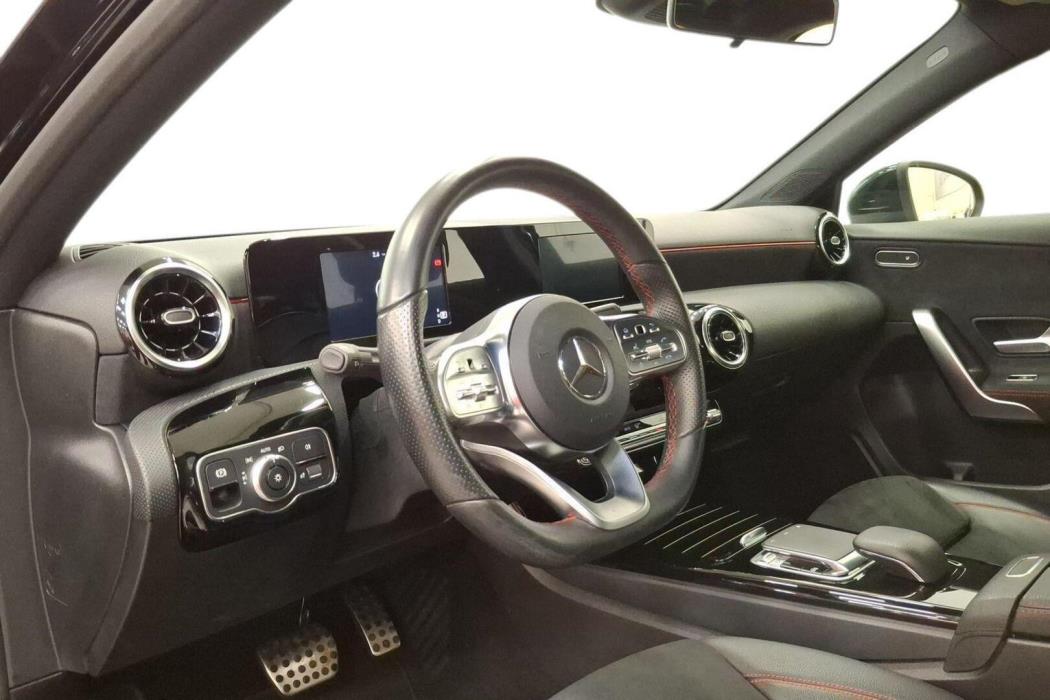 MERCEDES-BENZ A 2020