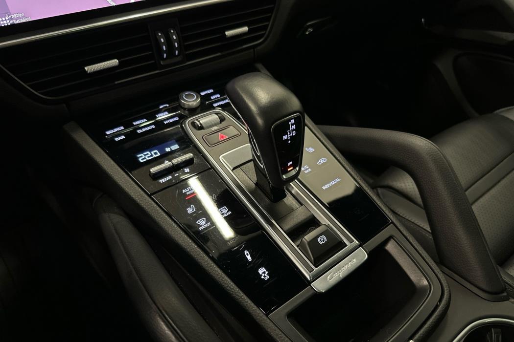 PORSCHE Cayenne 2021