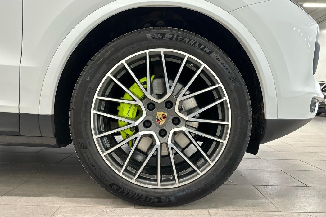 PORSCHE Cayenne 2021