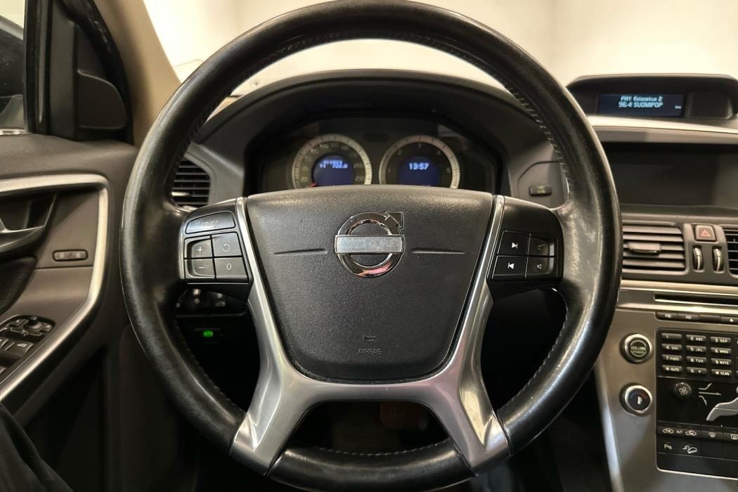 VOLVO XC60 2010