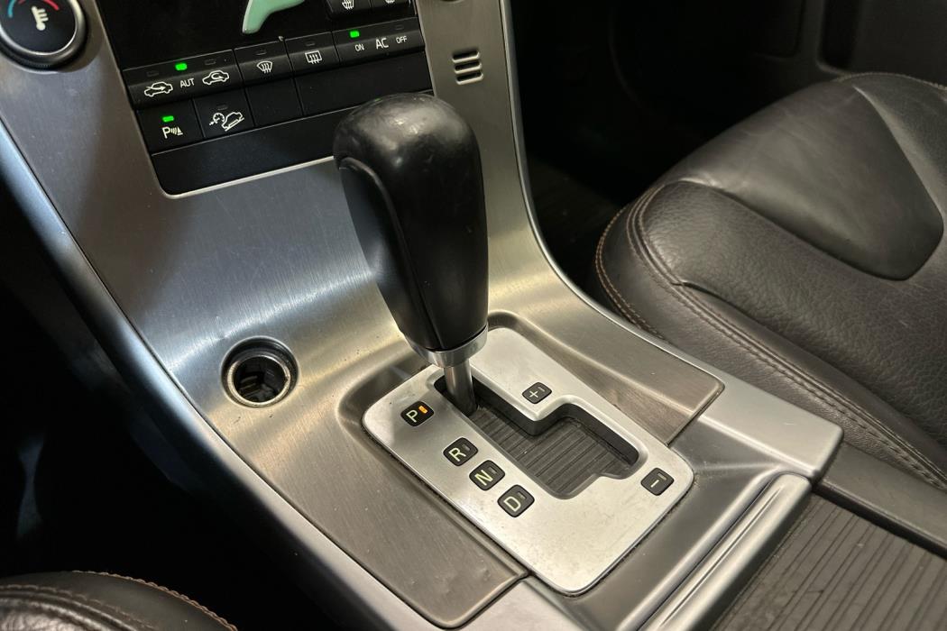VOLVO XC60 2010
