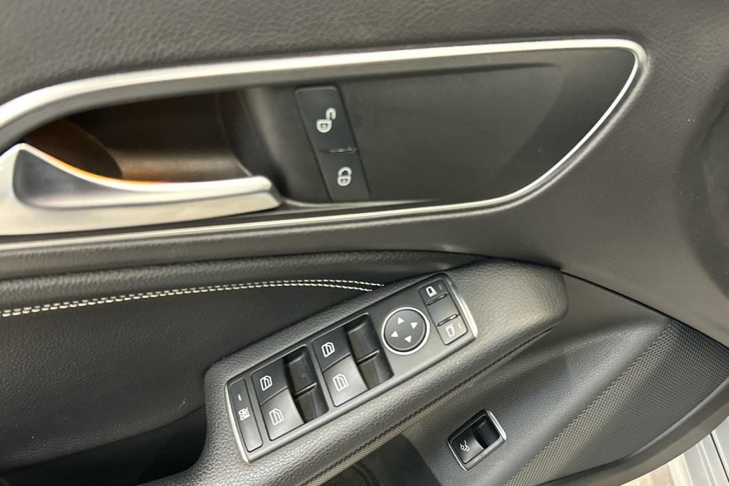 MERCEDES-BENZ CLA 2013