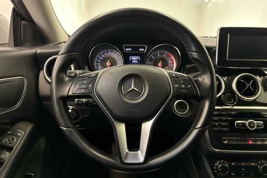 MERCEDES-BENZ CLA 2013