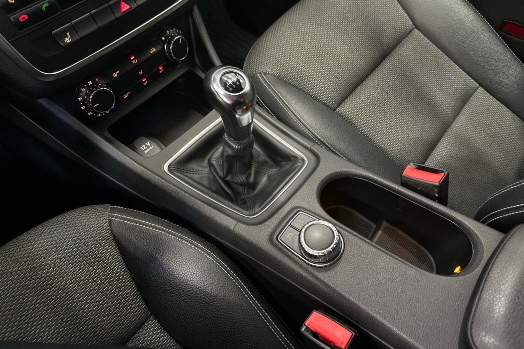 MERCEDES-BENZ CLA 2013