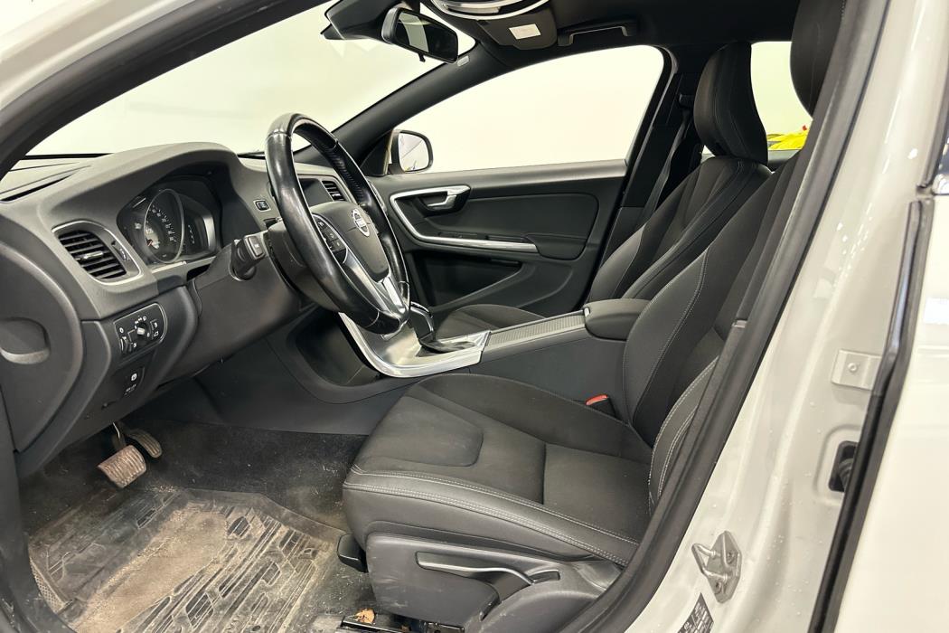 VOLVO V60 2014