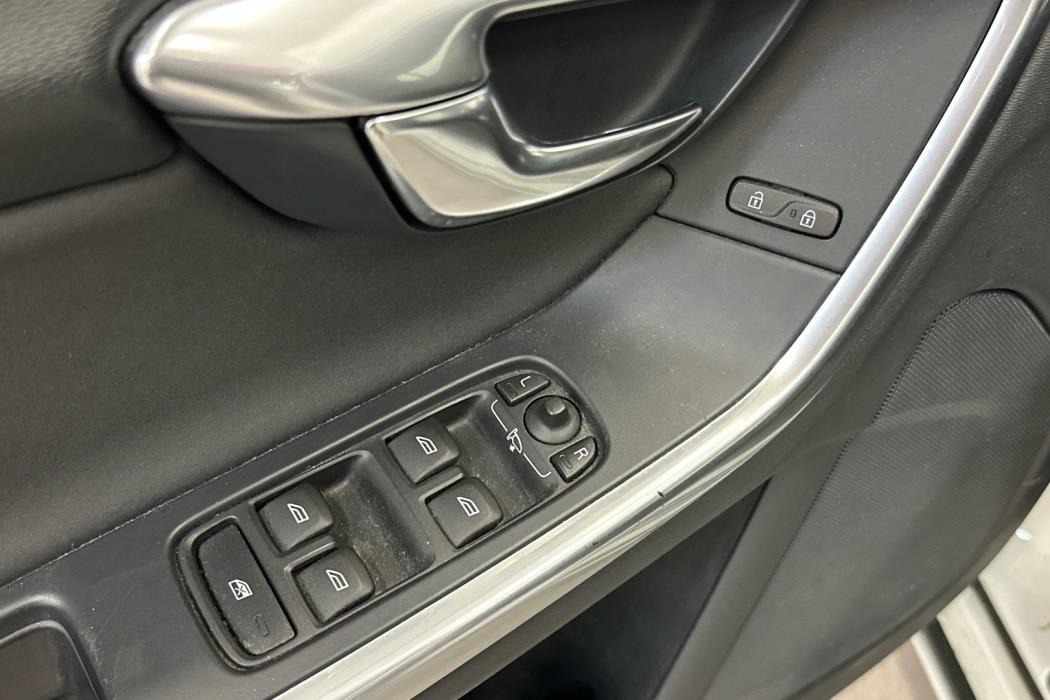 VOLVO V60 2014