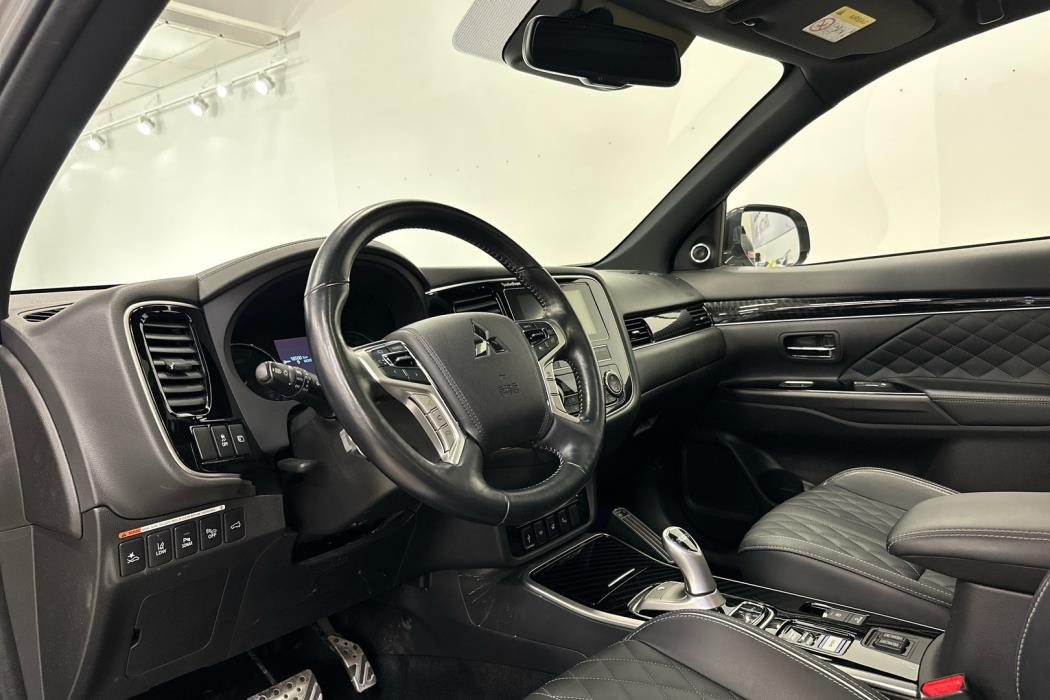 MITSUBISHI Outlander PHEV 2019