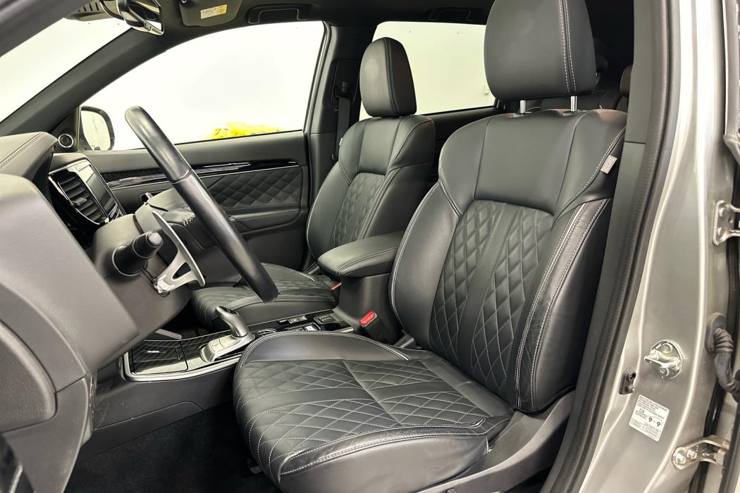 MITSUBISHI Outlander PHEV 2019