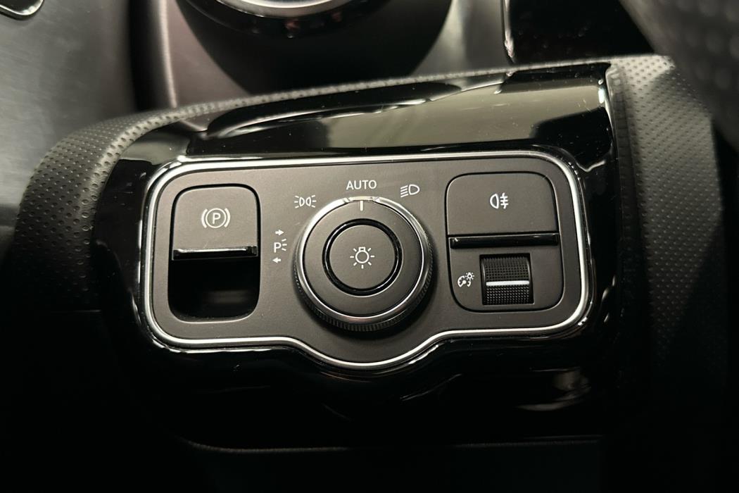 MERCEDES-BENZ CLA 2019