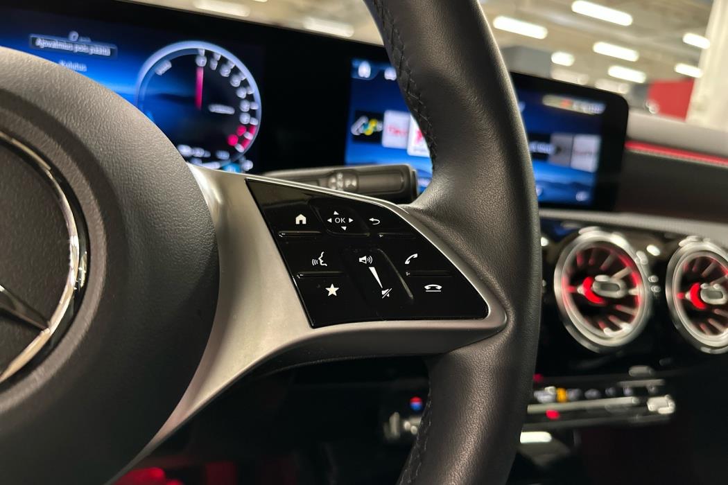 MERCEDES-BENZ A 2023