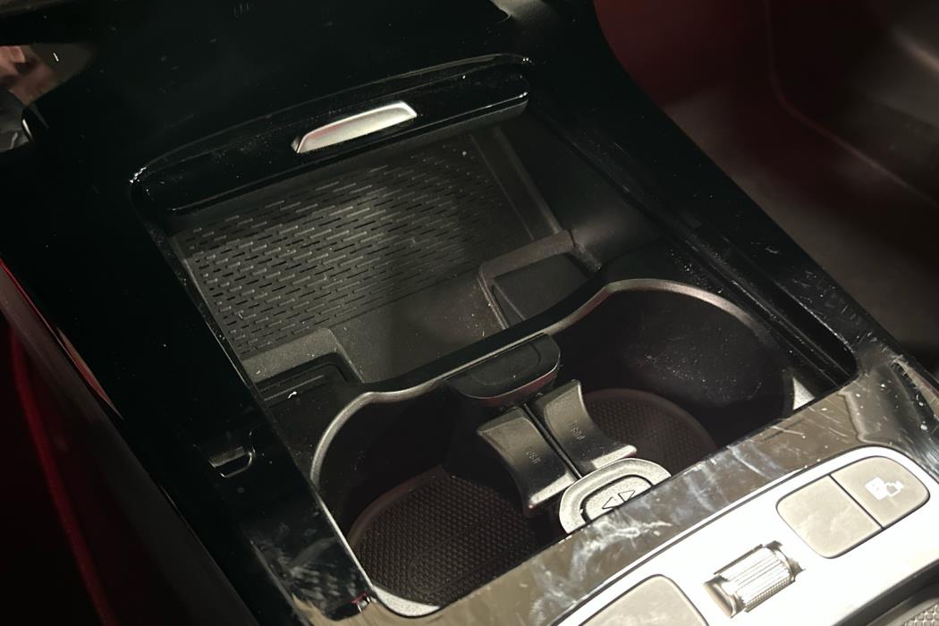 MERCEDES-BENZ A 2023