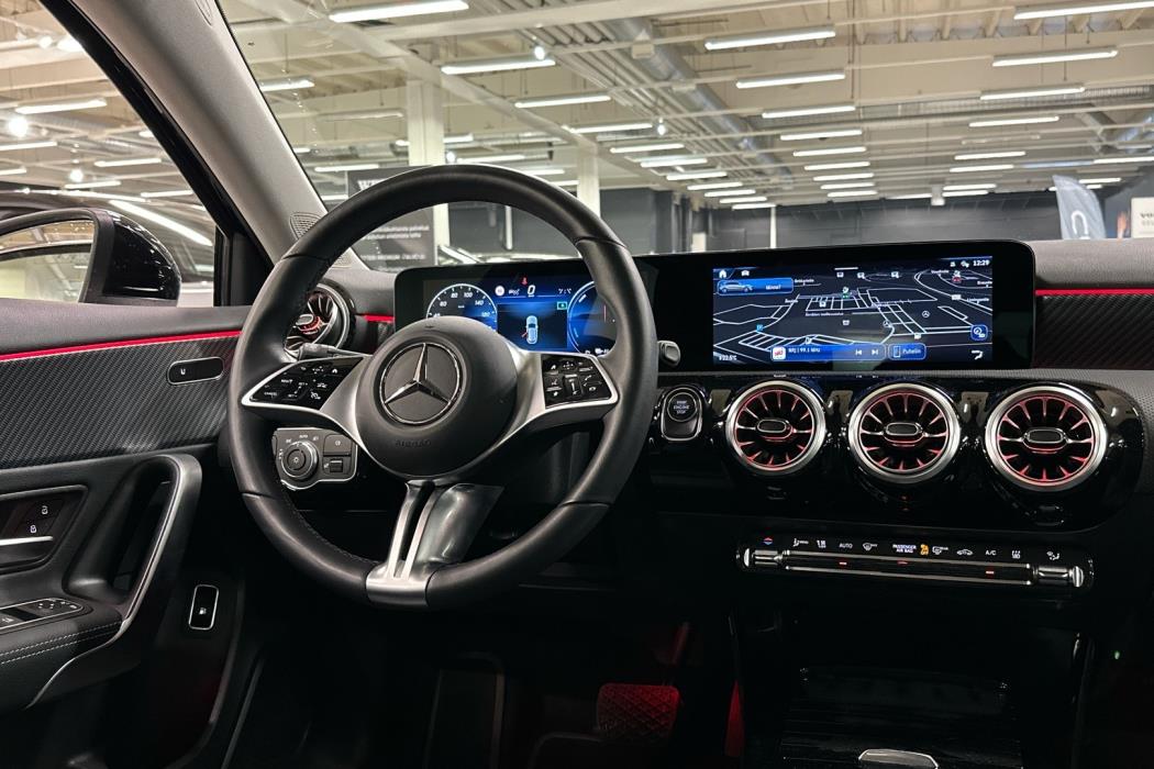 MERCEDES-BENZ A 2023
