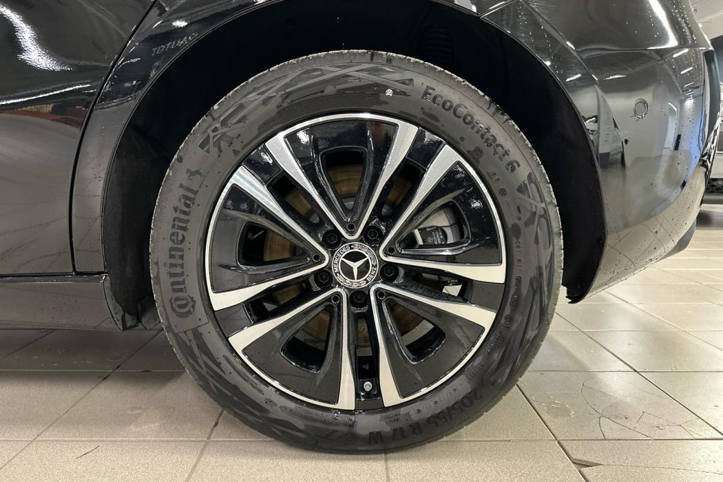 MERCEDES-BENZ A 2023