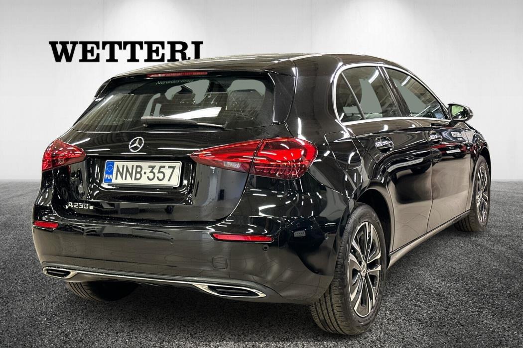 MERCEDES-BENZ A 2023