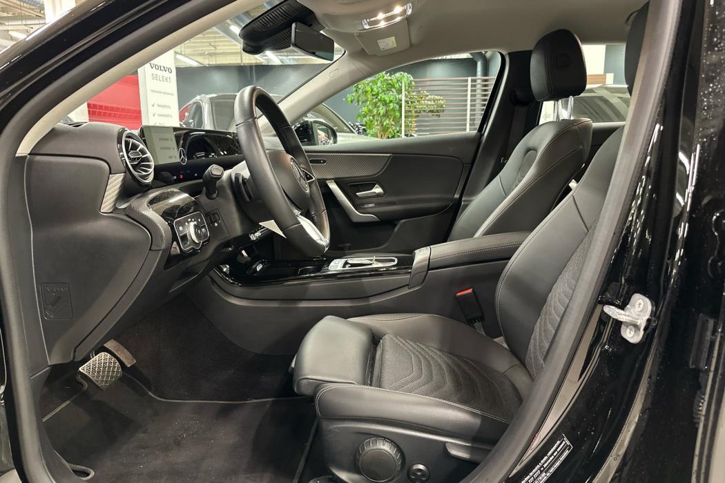 MERCEDES-BENZ A 2023