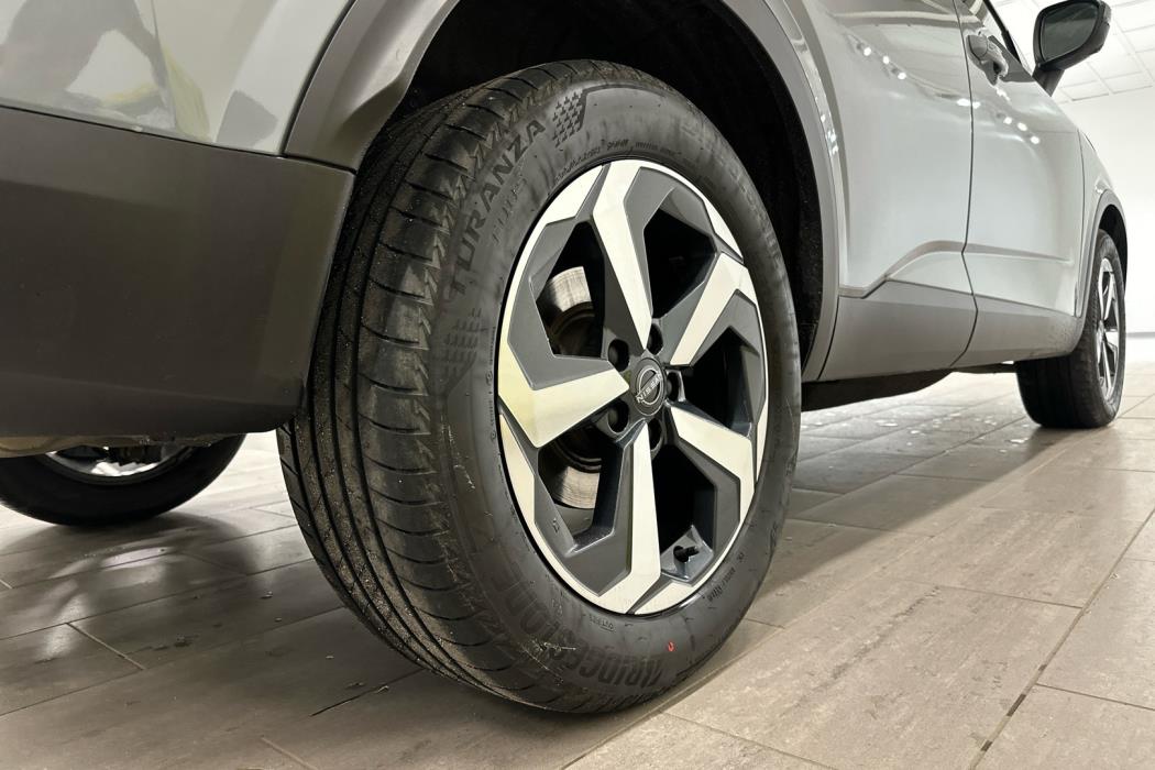 NISSAN Qashqai 2024