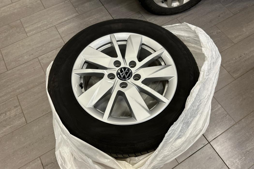 VOLKSWAGEN Caddy Maxi 2024