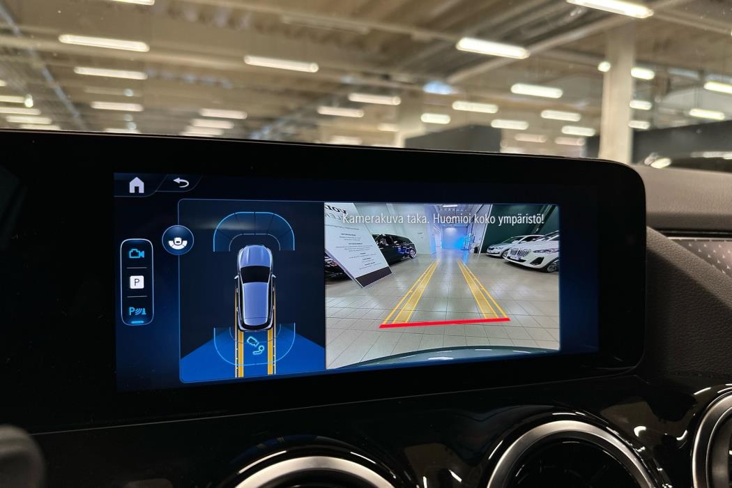 MERCEDES-BENZ GLA 2025