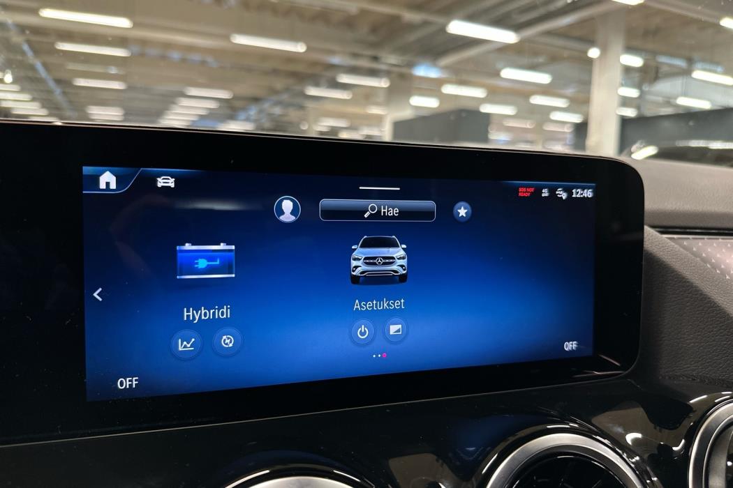 MERCEDES-BENZ GLA 2025