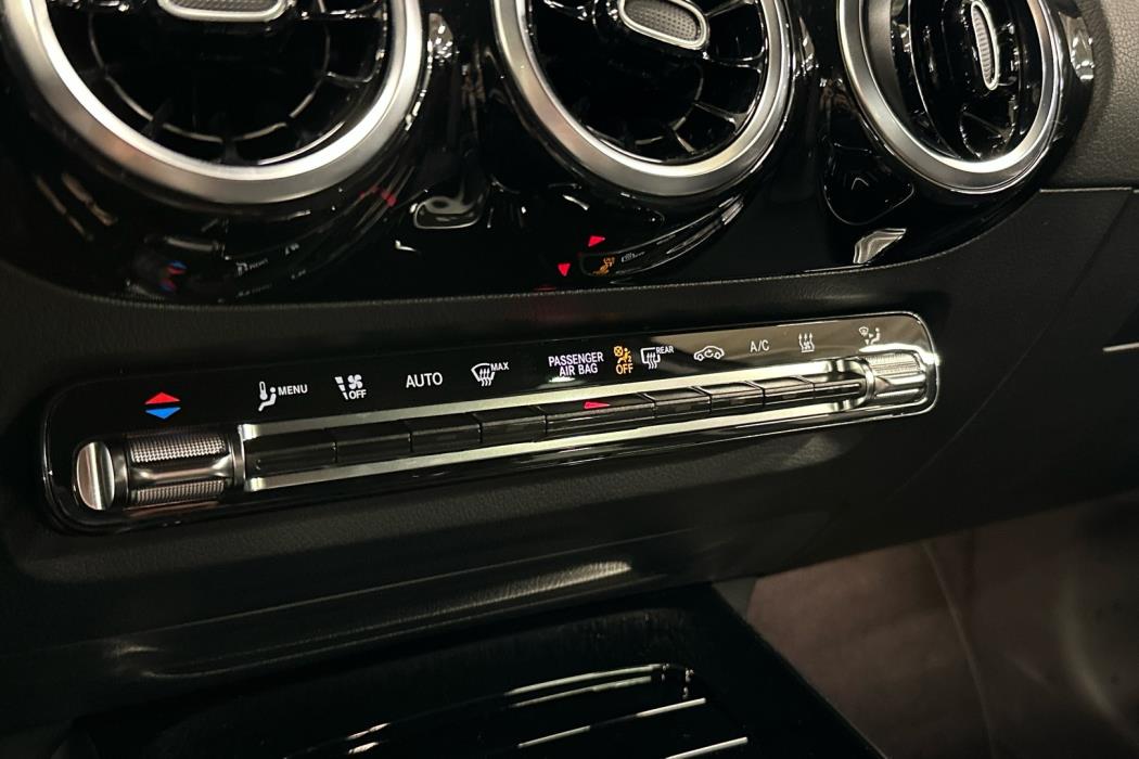 MERCEDES-BENZ GLA 2025