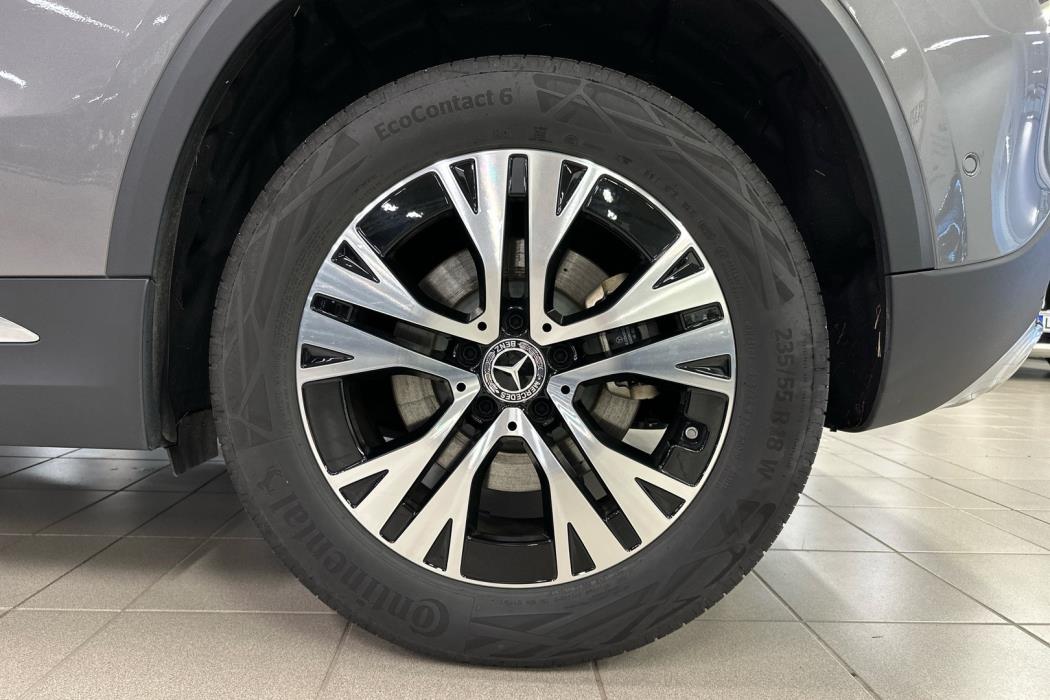 MERCEDES-BENZ GLA 2025