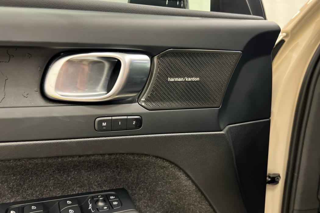 VOLVO EX40 2026