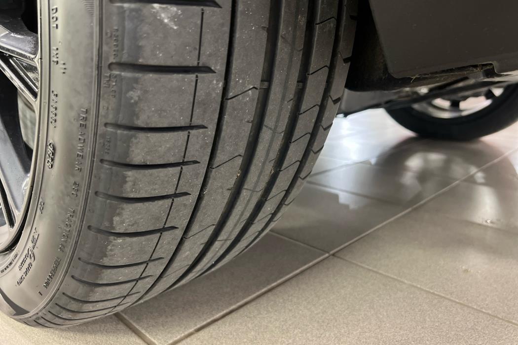 VOLVO EX40 2026