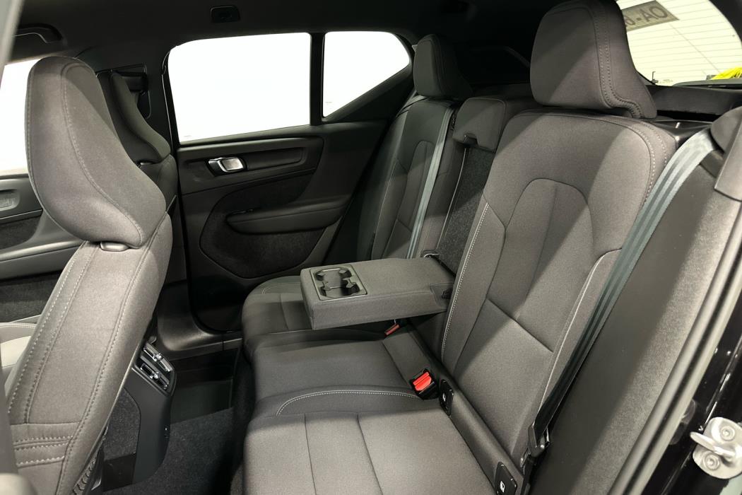VOLVO XC40 2023