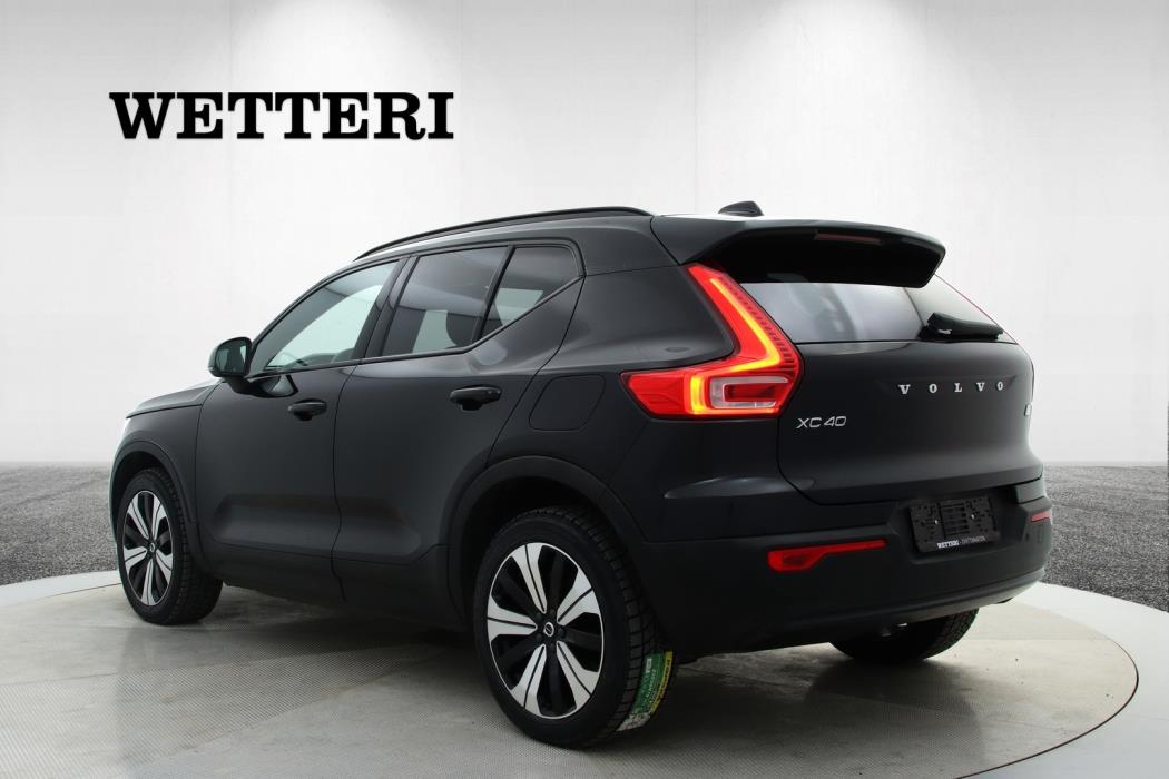 VOLVO XC40 2023