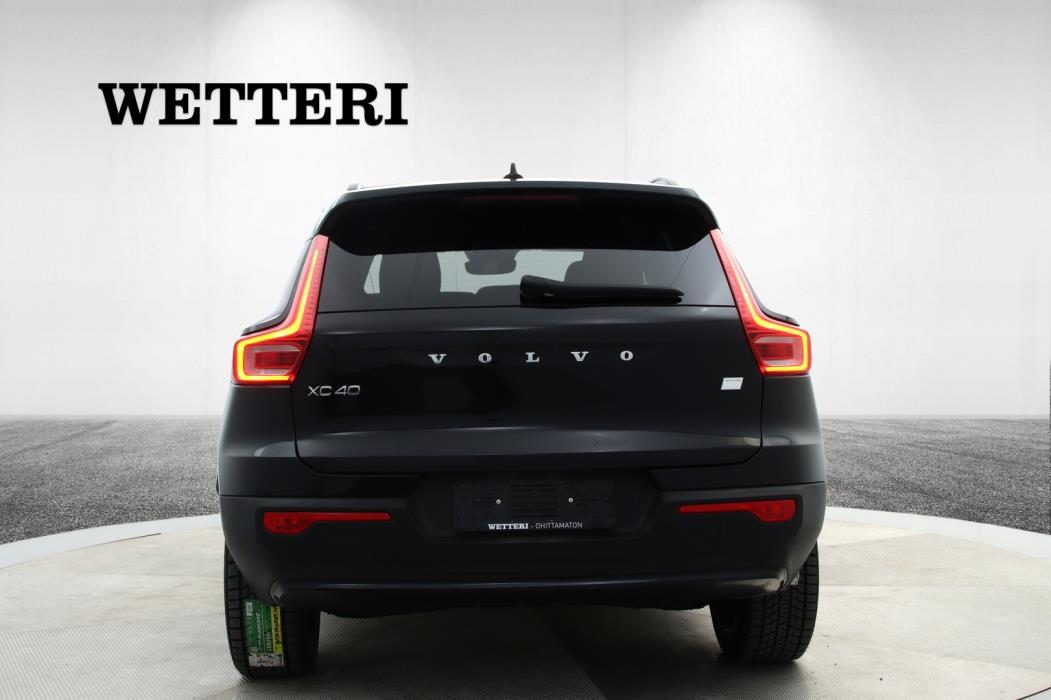 VOLVO XC40 2023