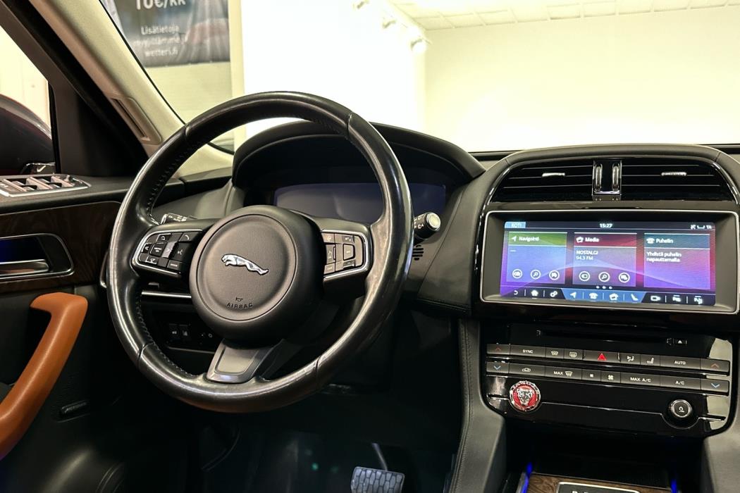 JAGUAR F-PACE 2016