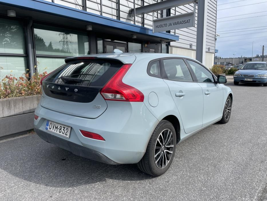 VOLVO V40 2017