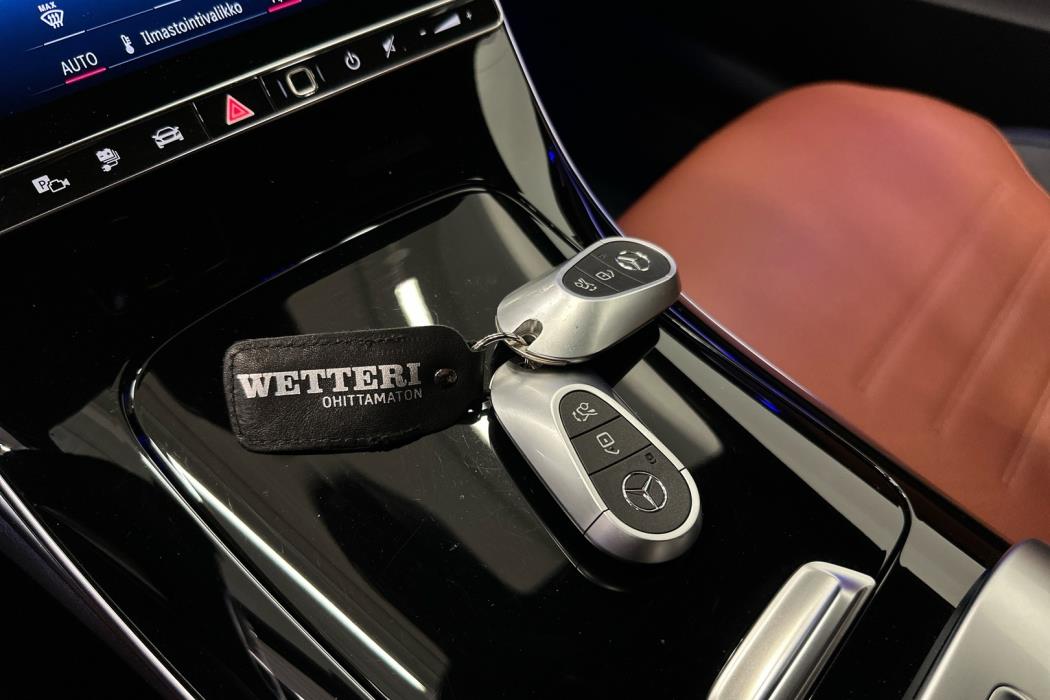 MERCEDES-BENZ C 2023