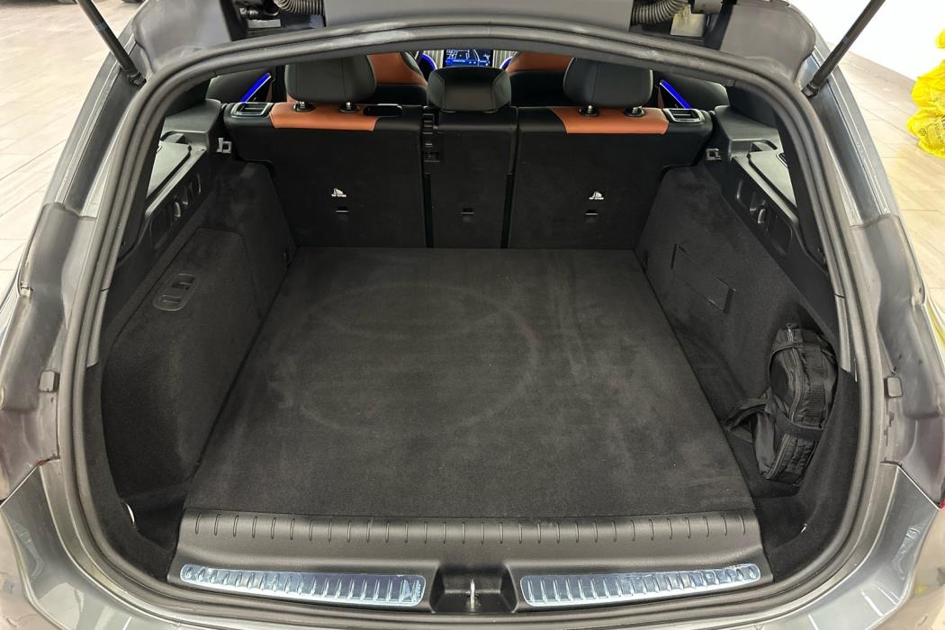 MERCEDES-BENZ C 2023