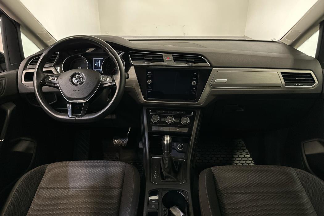 VOLKSWAGEN TOURAN 2018