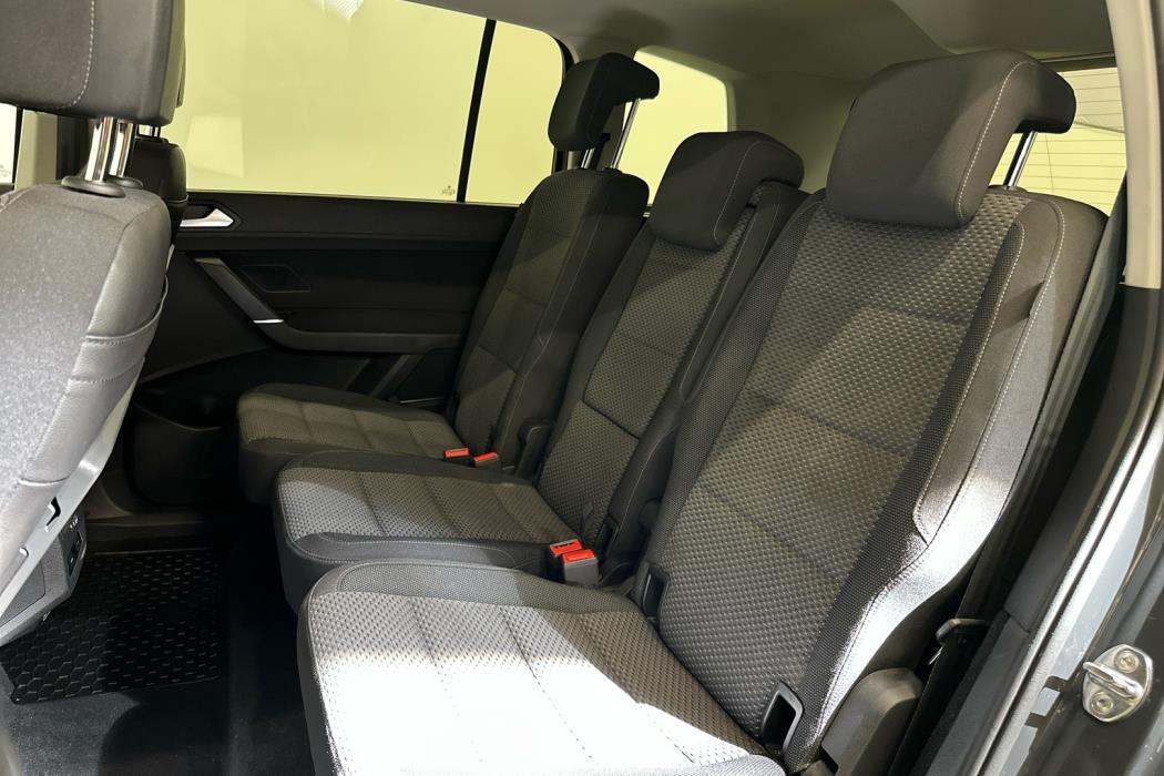 VOLKSWAGEN TOURAN 2018