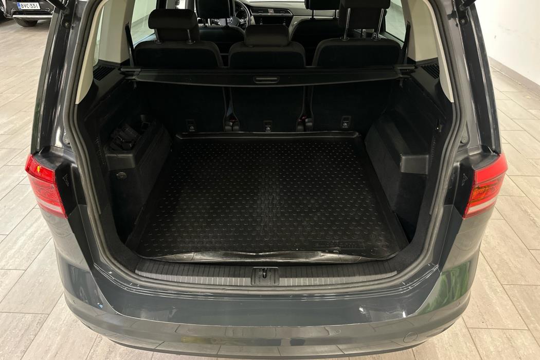 VOLKSWAGEN TOURAN 2018