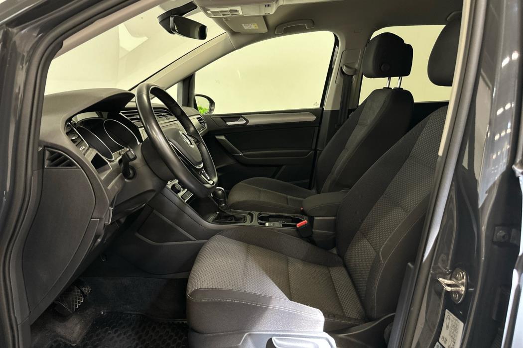 VOLKSWAGEN TOURAN 2018