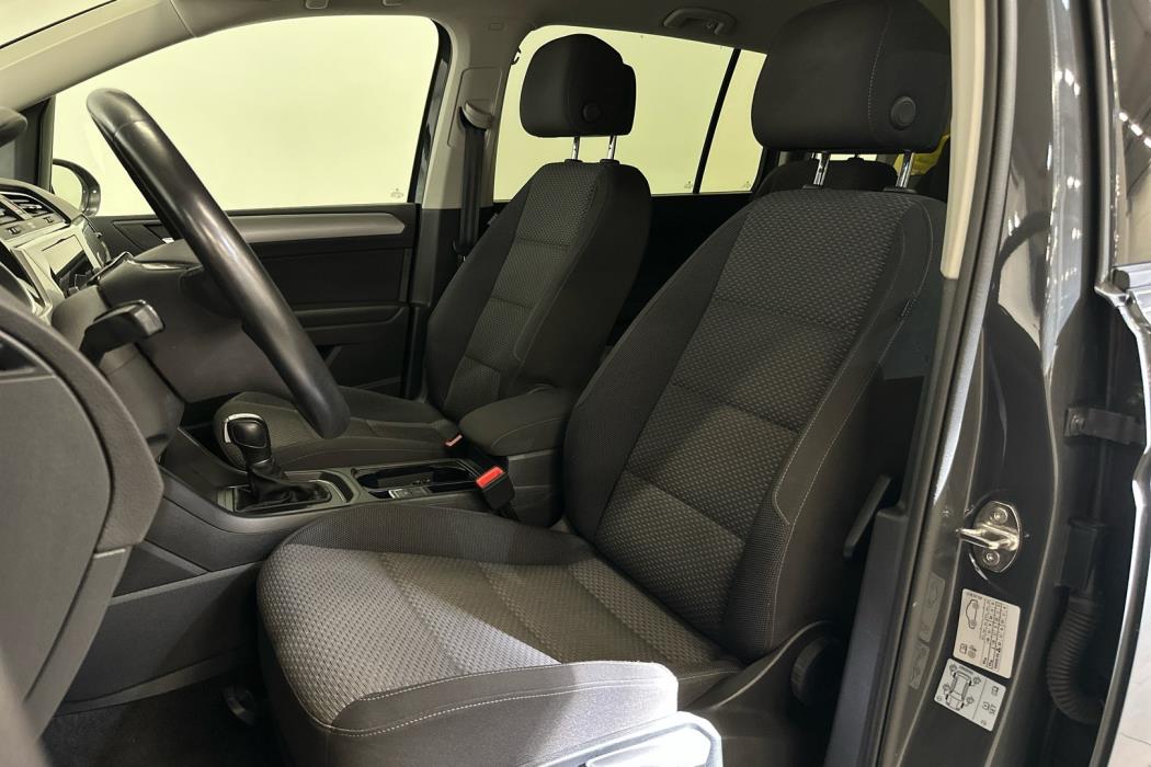 VOLKSWAGEN TOURAN 2018