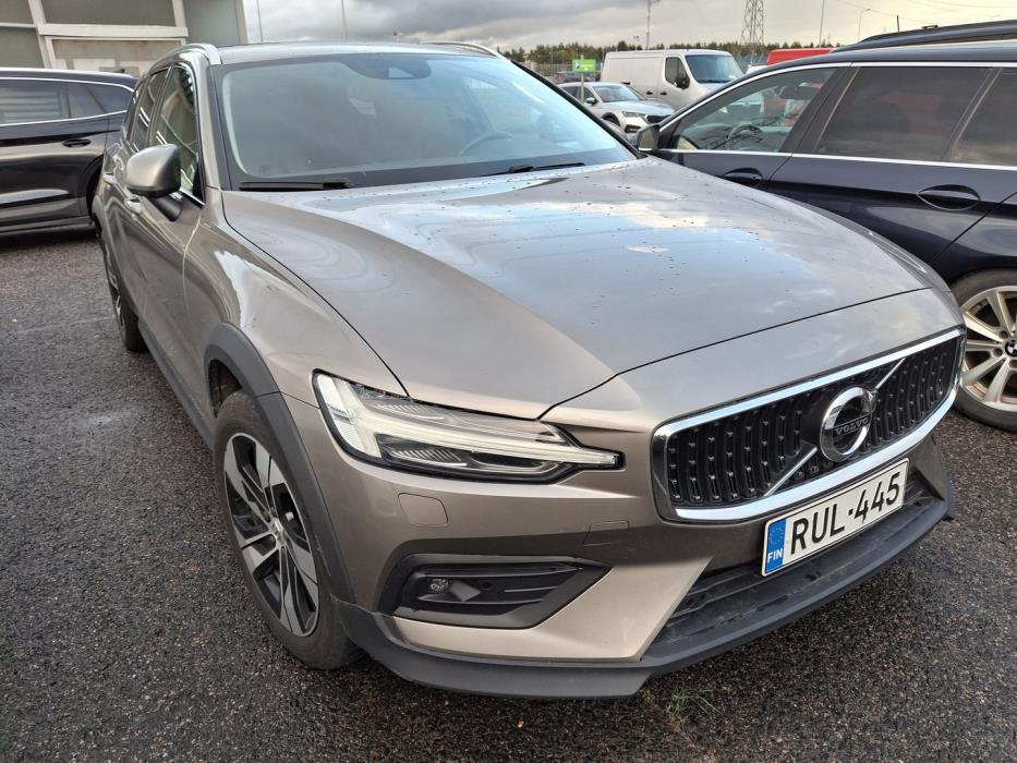 VOLVO V60 Cross Country 2021
